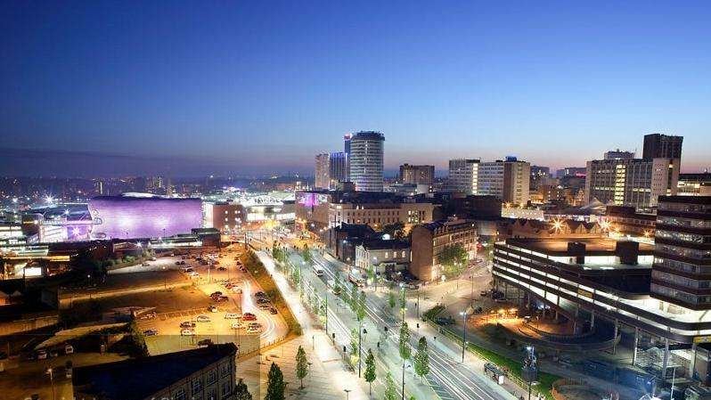 Others 5, City bed with view, Birmingham