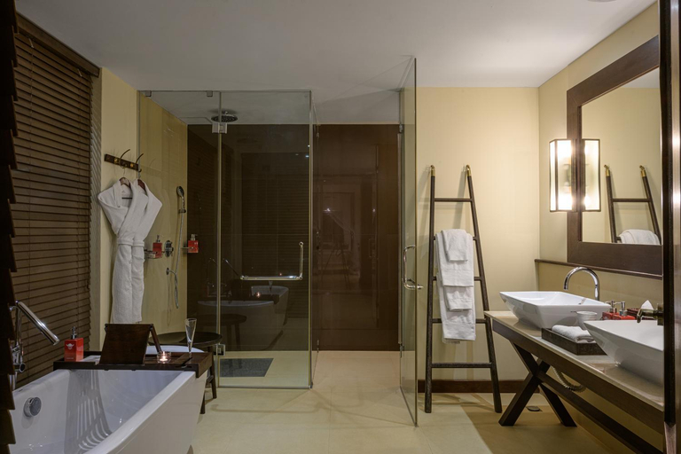 Bathroom 4, Water Garden Sigiriya, Dambulla