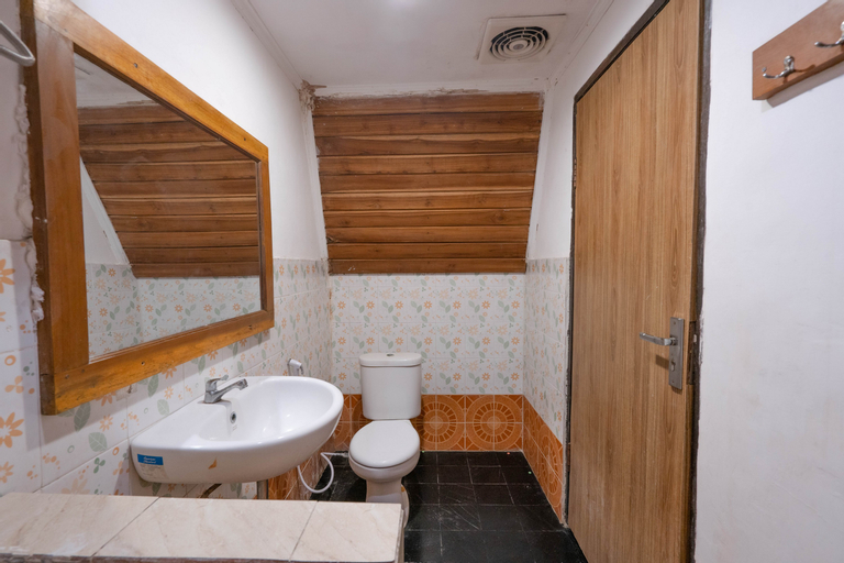 Bathroom 7