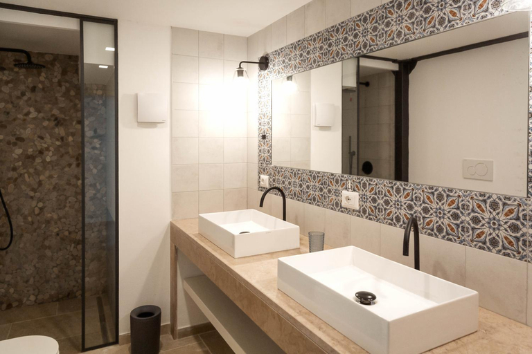 Bathroom 2, Masseria Specchiulla, Lecce