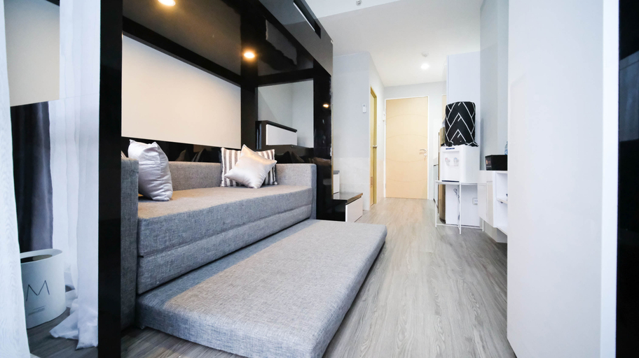 Bedroom 3, Cozy Living Studio at Bale Hinggil Apartment By Travelio, Surabaya