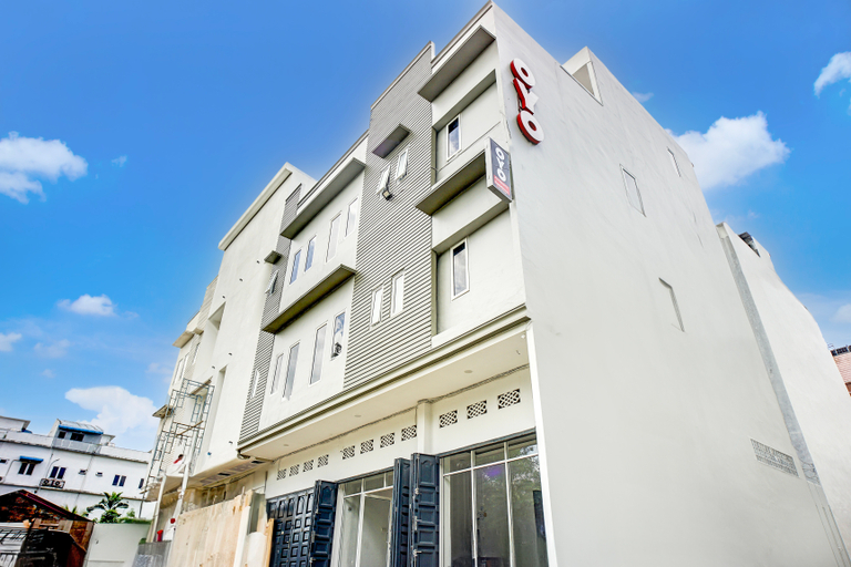Exterior & Views 2, Capital O 94170 Almasarra Residence, Medan