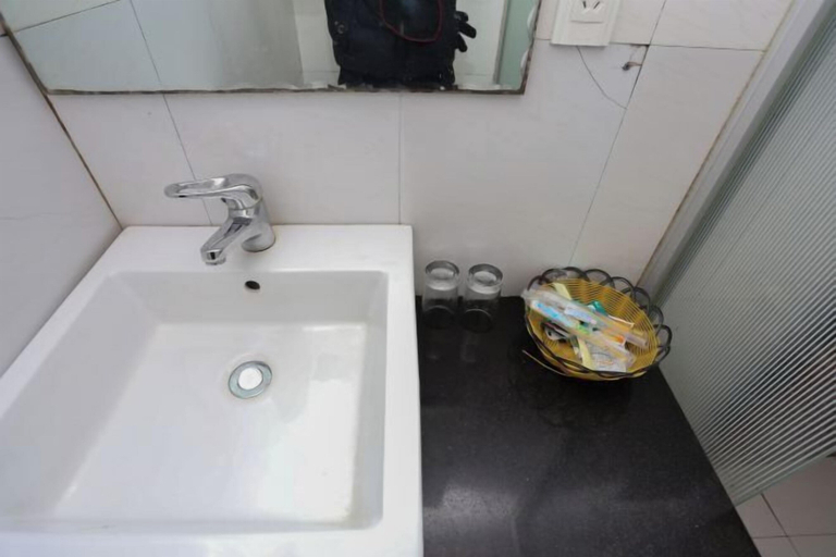Bathroom, TAO YUAN HOTEL, Jiaxing