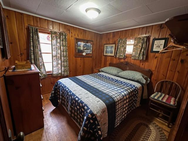 Bedroom 2, Red Tree Resort LLC, Price