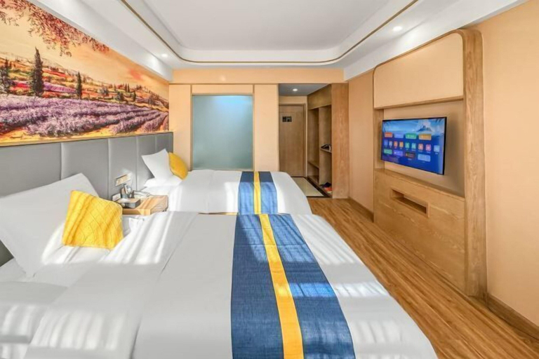 Bedroom 2, Lan Tian Business Hotel, Luohe