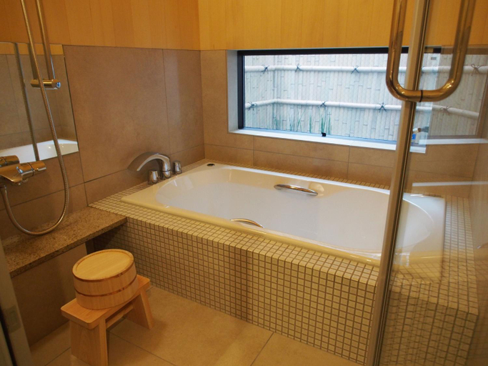 Bathroom 3, No.10 Kyoto House, Kyoto