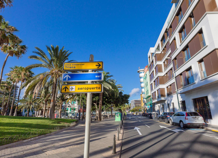 Entrance 3, Plaza de La Feria Premium Apartments, Las Palmas