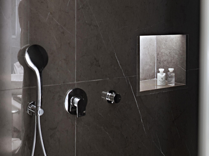 Bathroom 17