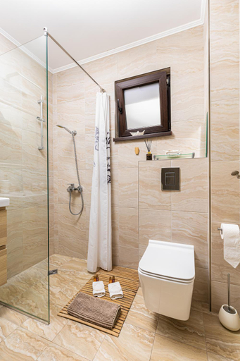 Shower 4, Luxury Central Apartment, Plovdiv
