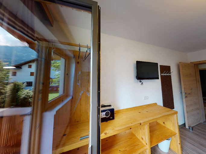 Others 3, Idyllic Apartment in Stumm With Garden, Schwaz