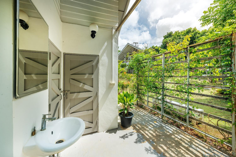 Bathroom 3, Dhanhill Bed&Cafe, Wang Num Khiaw
