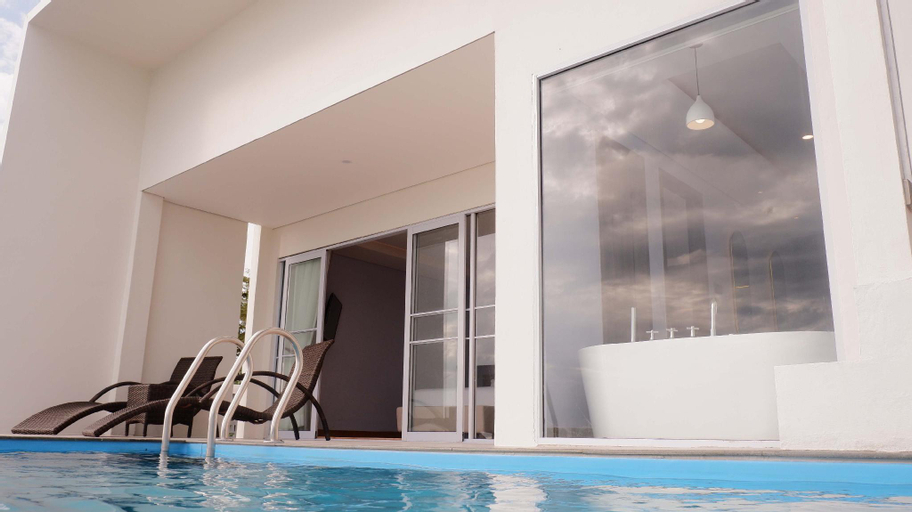 Swimming Pool 4