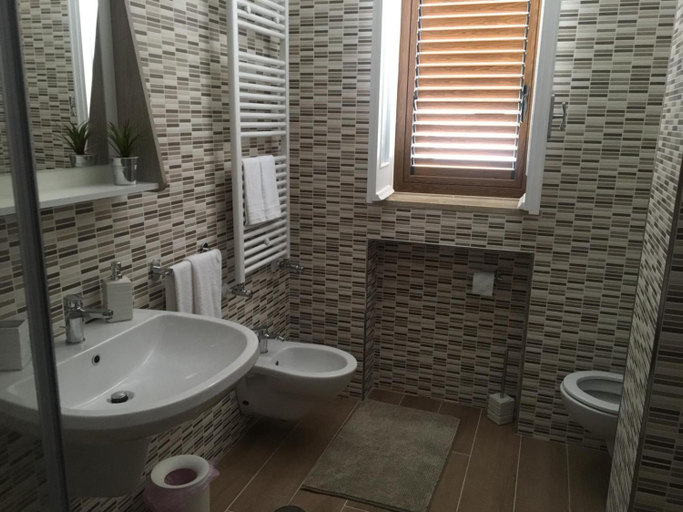 Others 4, B&B Amores, Barletta-Andria-Trani