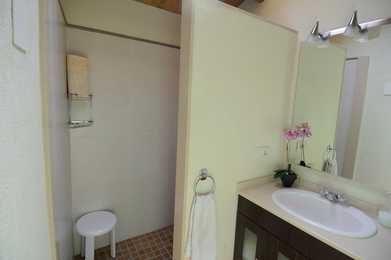 Bathroom 4, Apartamento en pleno Montseny Mas Romeu Turisme Rural, Girona