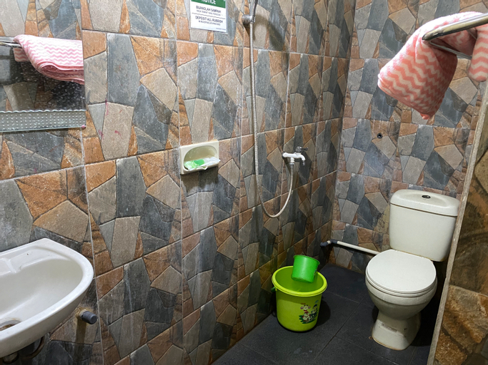 Bathroom 11