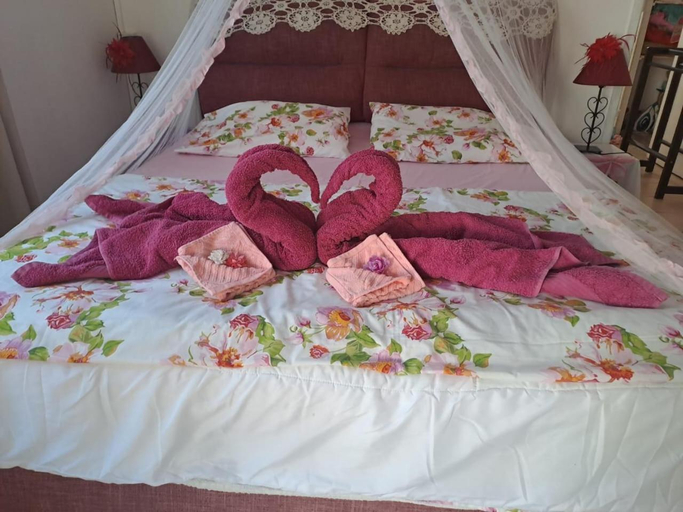 Others 2, Chambre D'hote PLACE DES AMOUREUX