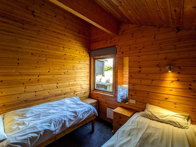 Bedroom 2, Avallon Lodges, Cornwall