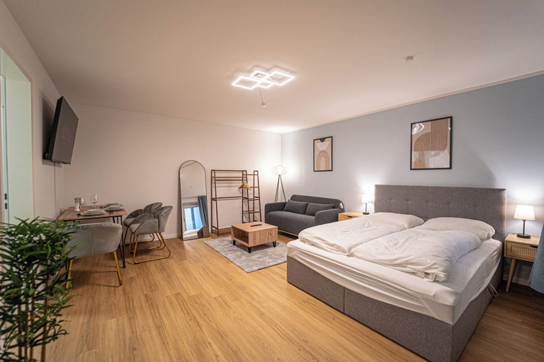 Room 2, LUXOMES: Vilshofen Altstadt Apartments, Passau