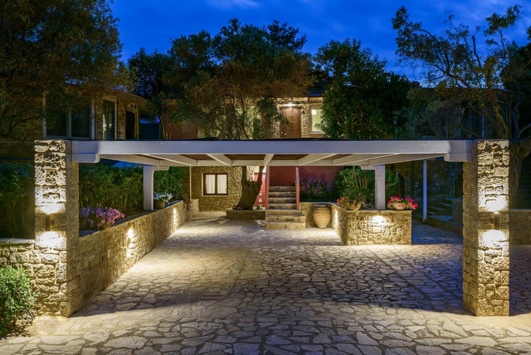 2, Maria Elena Villas, Central Macedonia