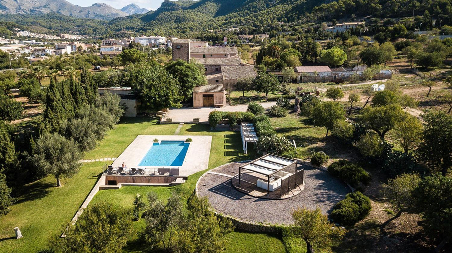 Others 2, Historic House in Mallorca Up To 12 Guests, Baleares