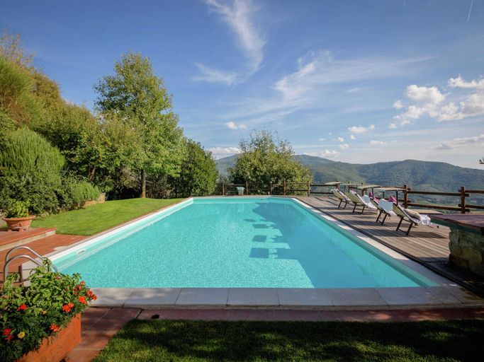 Sport & Beauty 5, Villa in Tuscany With Pool and Valley Views, Arezzo