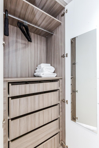 Others 4, Bright & Modern 2-Bed Notting Hill Apartment, London