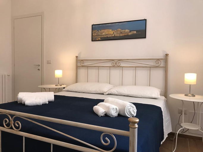 Bedroom 2, A Casa di Clara, Syracuse