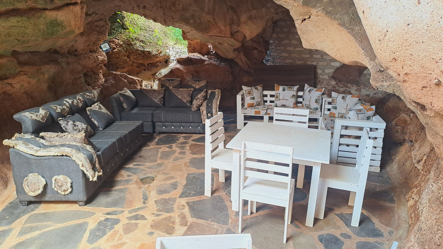 Food & Drinks, Cave Diani Studio Apartments, Msambweni