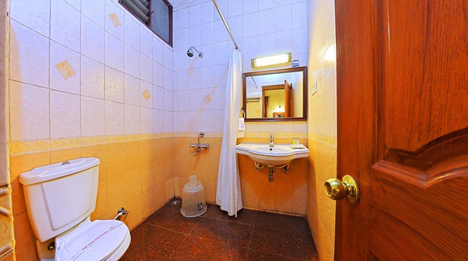 Bathroom 2, Welbeck by the BeeHives, The Nilgiris