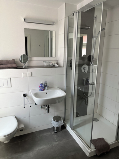 Bathroom 5, La Flamme Wertheim Garni, Main-Tauber-Kreis