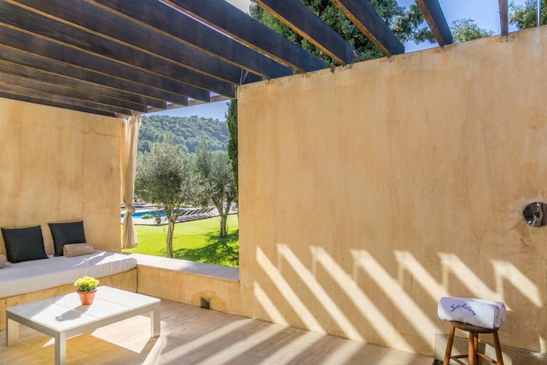 Others 5, Historic House in Mallorca Up To 12 Guests, Baleares