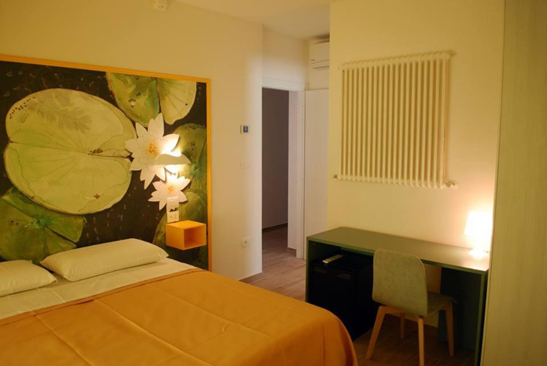 Others 5, B&B Angelo, Ascoli Piceno
