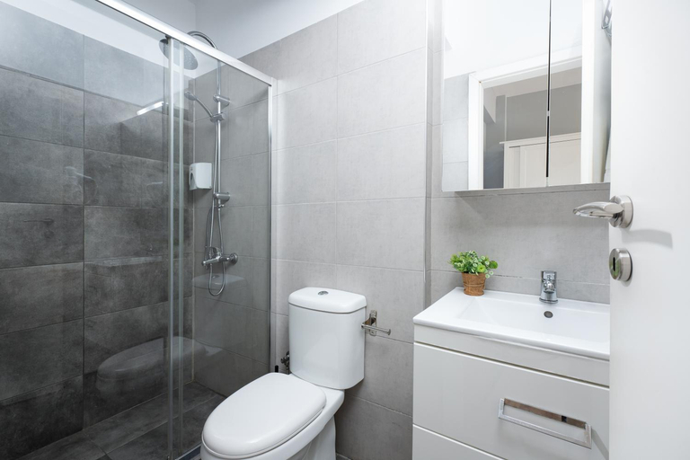 Bathroom 3, Enattica Syntagma Living, Attica