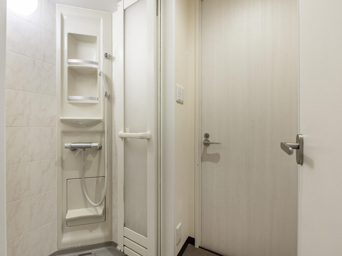Bathroom 20