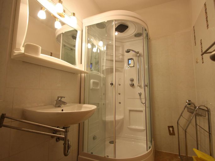 Bathroom, Holiday Home in Novigrad With Private Pool, Novigrad