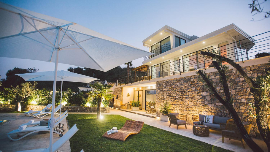Others 5, Villa Triscele 10, Emma Villas, Messina