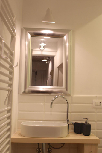 Bathroom 14