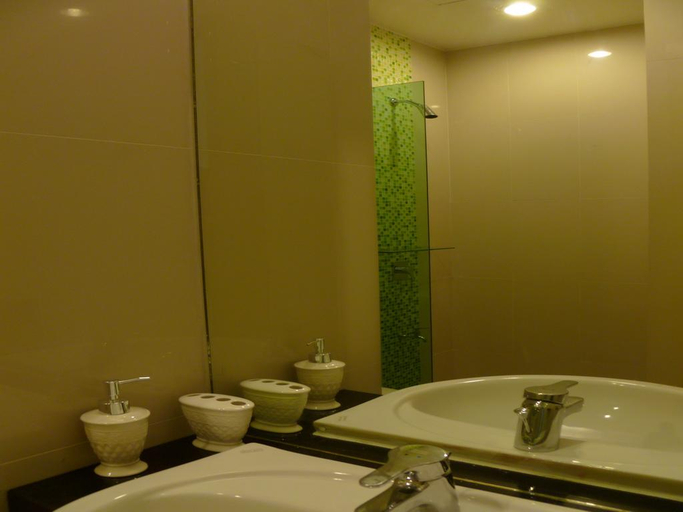 Bathroom 2, V.O.P. Suite, Ko Samui