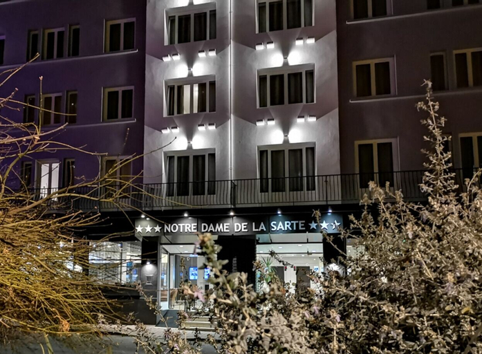 Exterior & Views