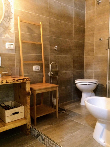 Bathroom 4, TOLEDO HOUSE Piazza Carita' Centralissimo, Napoli