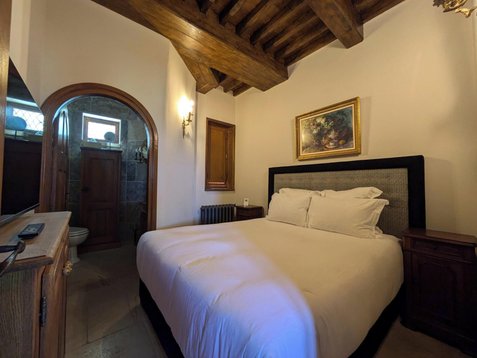 Bedroom 4, Domaine Jourdan, Bouches-du-Rhône