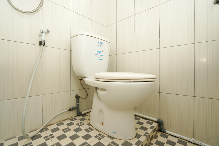 Bathroom, OYO 1087 Homestay Potato House, Probolinggo