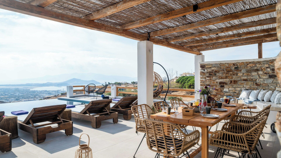 Food & Drinks 5, Naxos Skyline Villas, South Aegean