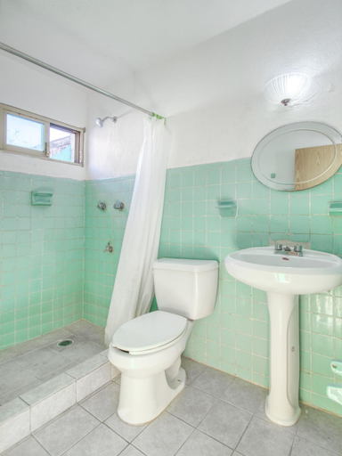 Bathroom 3, Hotel San Carlos, Tizimín