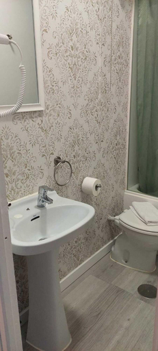 Shower 2, Hostal Milan, Madrid