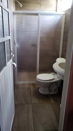Bathroom 3, Hotel Eden, Dist. Juxtlahuaca
