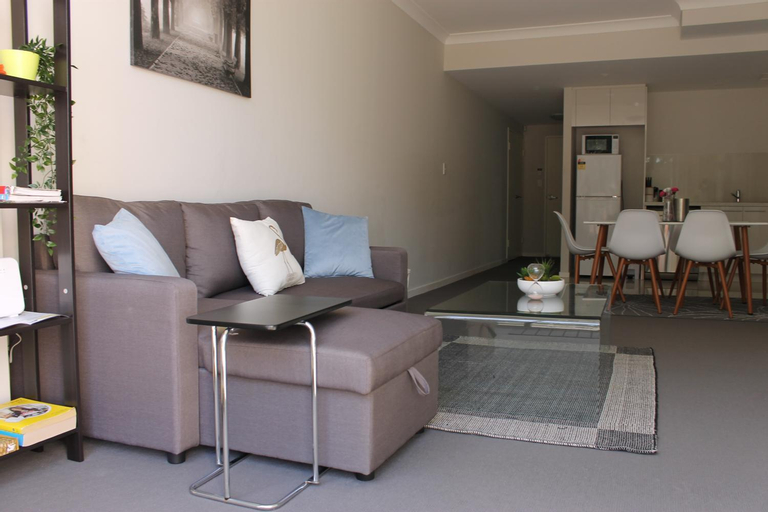 Others 5, Enjoyable Holiday Home For Group Six, Hornsby - South