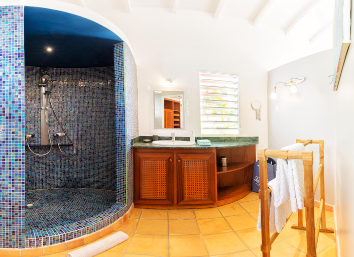 Shower, Villa Giovanni, Le Gosier