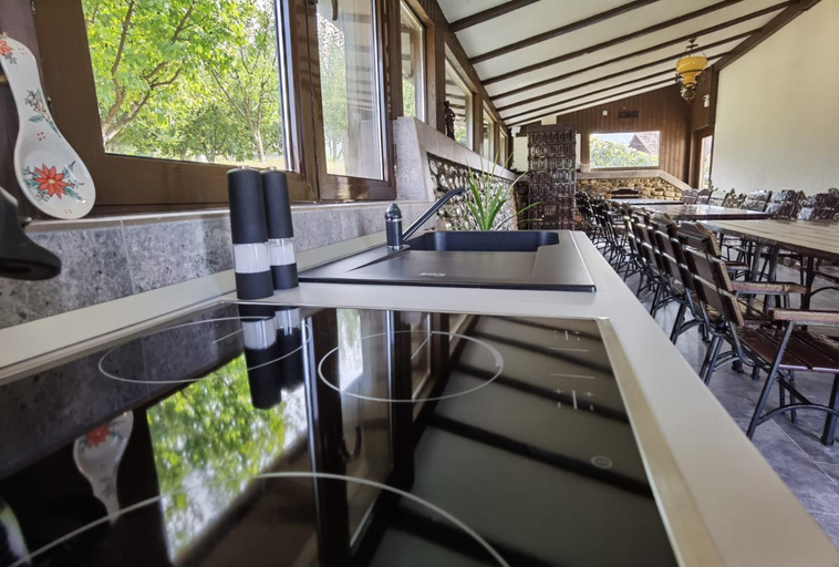 Food & Drinks 4, Casa Sima, Curtea De Arges