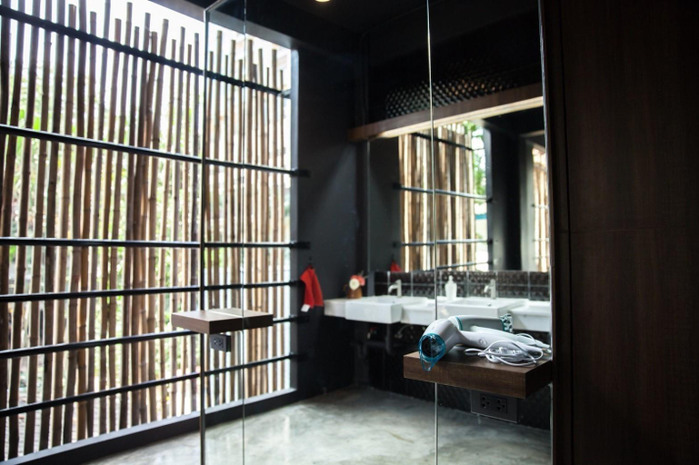 Bathroom 27